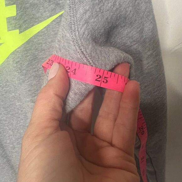 Nike Gray Crewneck Sweatshirt Green Swoosh Sz XL - Picture 3 of 5